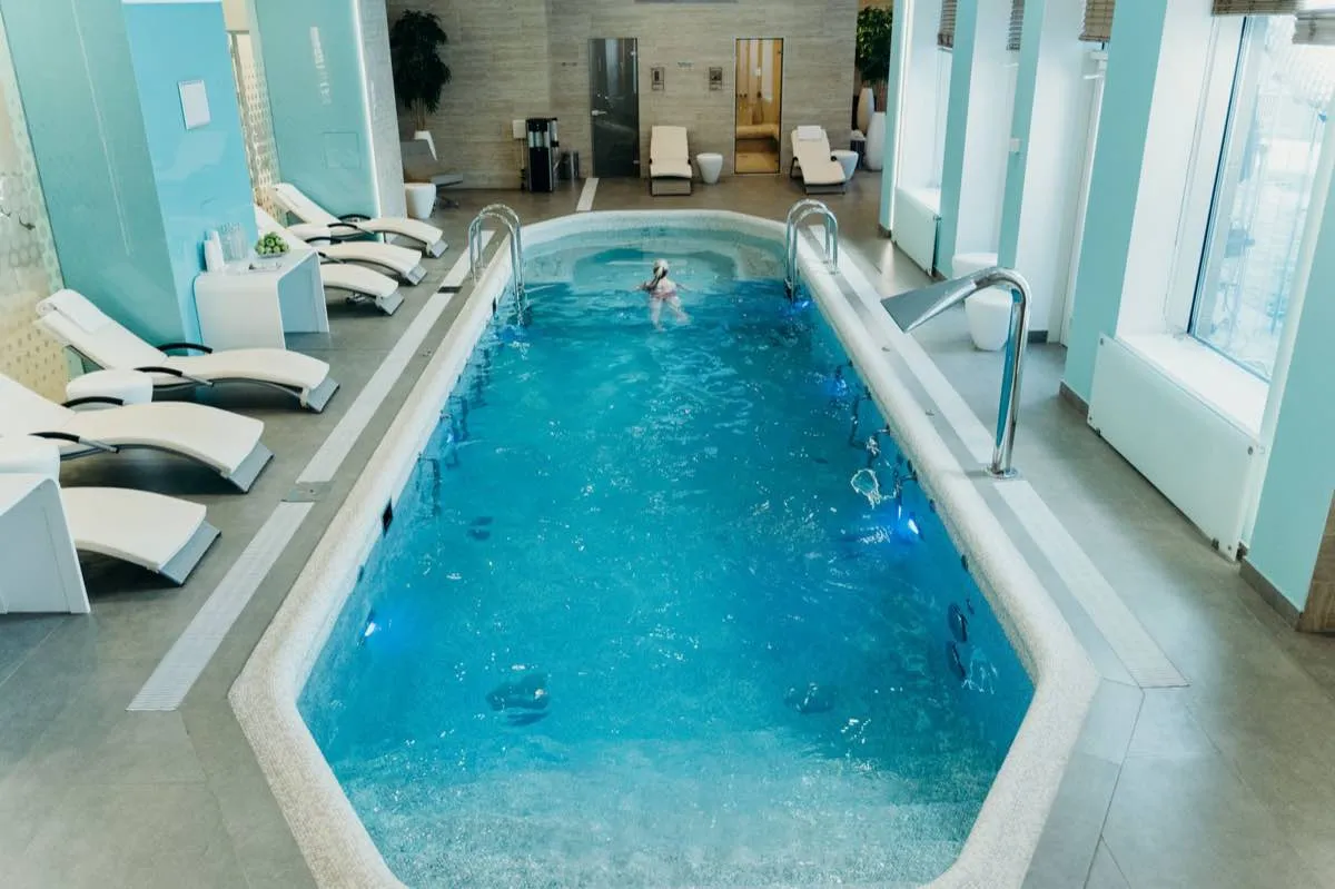 Commercial pool services in Cape Coral, FL
